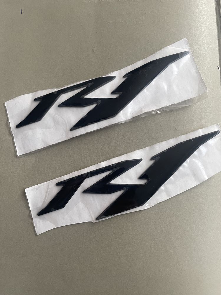 Yamaha R1 Logo Relief sticker