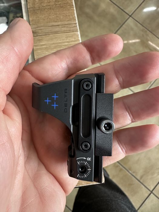 Holo sight Delta Stryker 4 Moa ( punct rosu / red dot )