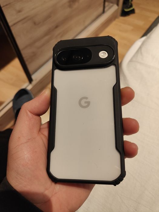 Vând schimb Google Pixel 9
