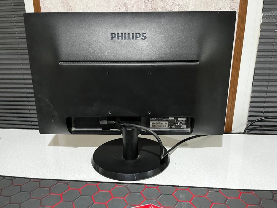 Монитор Philips 21.5 дюймов
