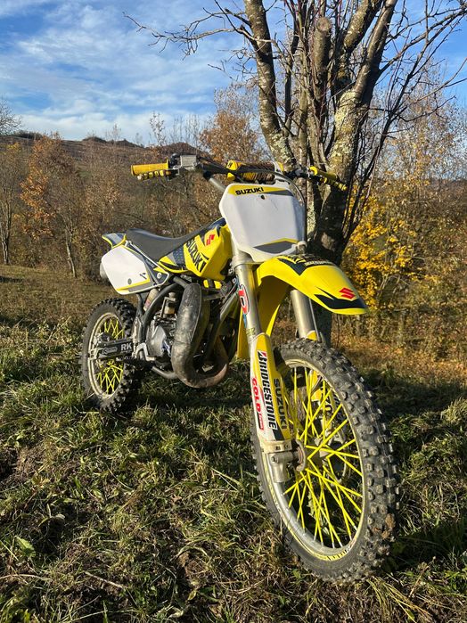 Vând Suzuki rm 85
