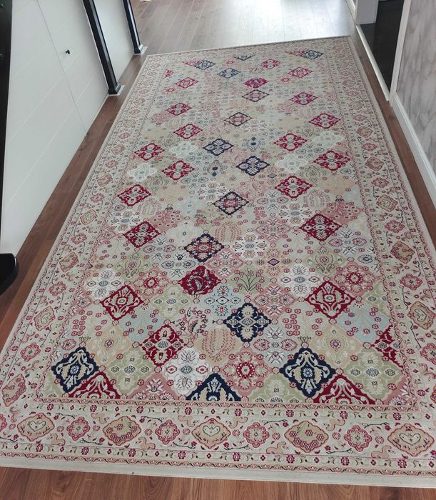 Продам ковры хорошие.