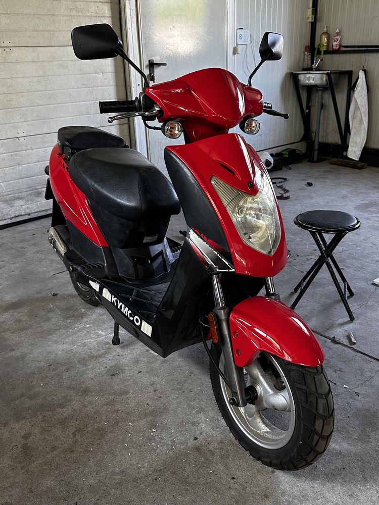 scooters for rent motorcycle delivery glovo tazz bolt