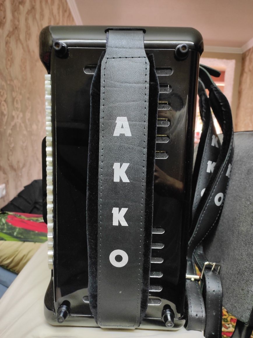 Баян АККО Сатурн