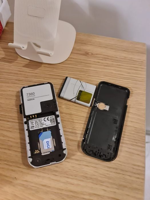 Nokia 7360 negru, telefon vechi de colectie, baterie buna