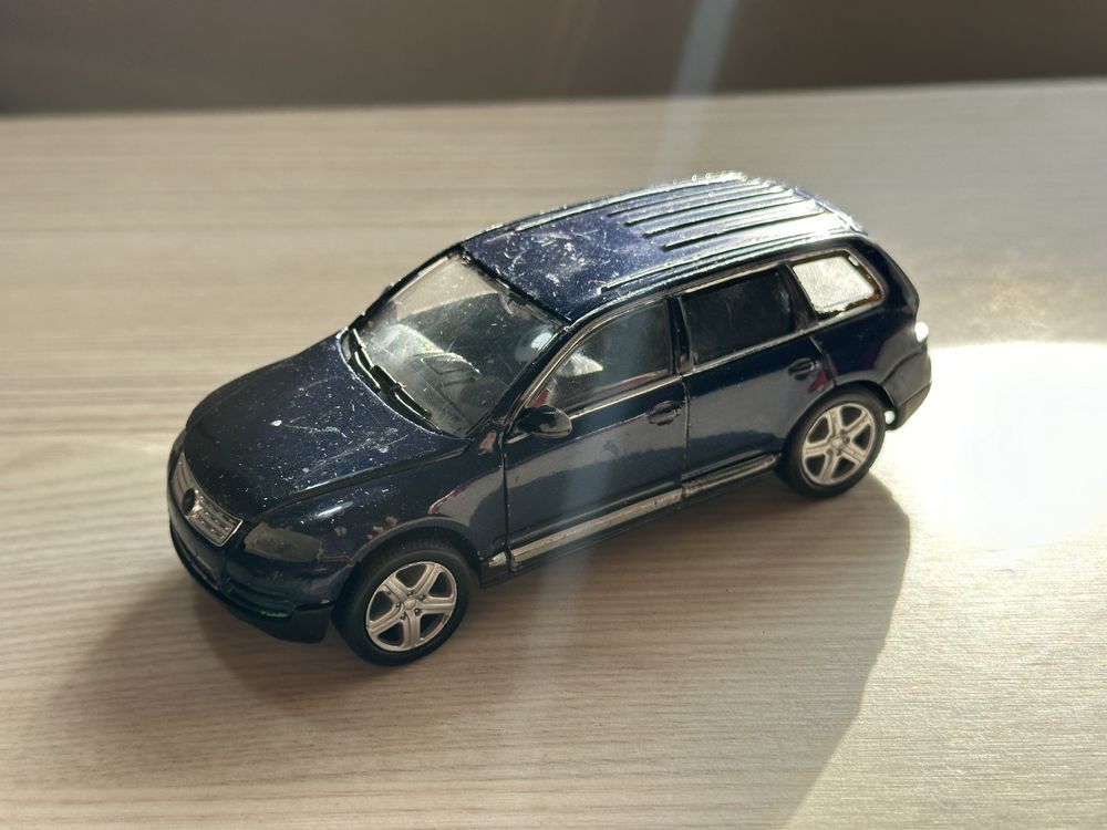 VW Touareg welly scara 1:43