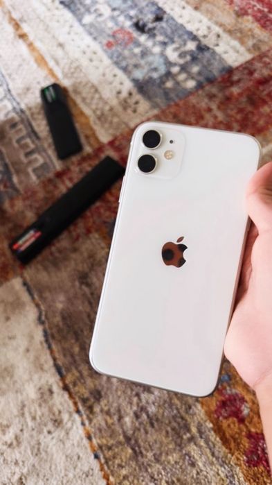 iPhone 11 белый