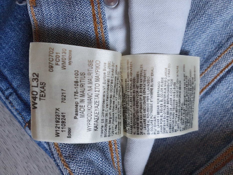 Blugi WRANGLER "Texas" (Stretch) - Marime W40 L32 (Talie 106 cm)