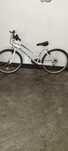 Vând bicicleta .