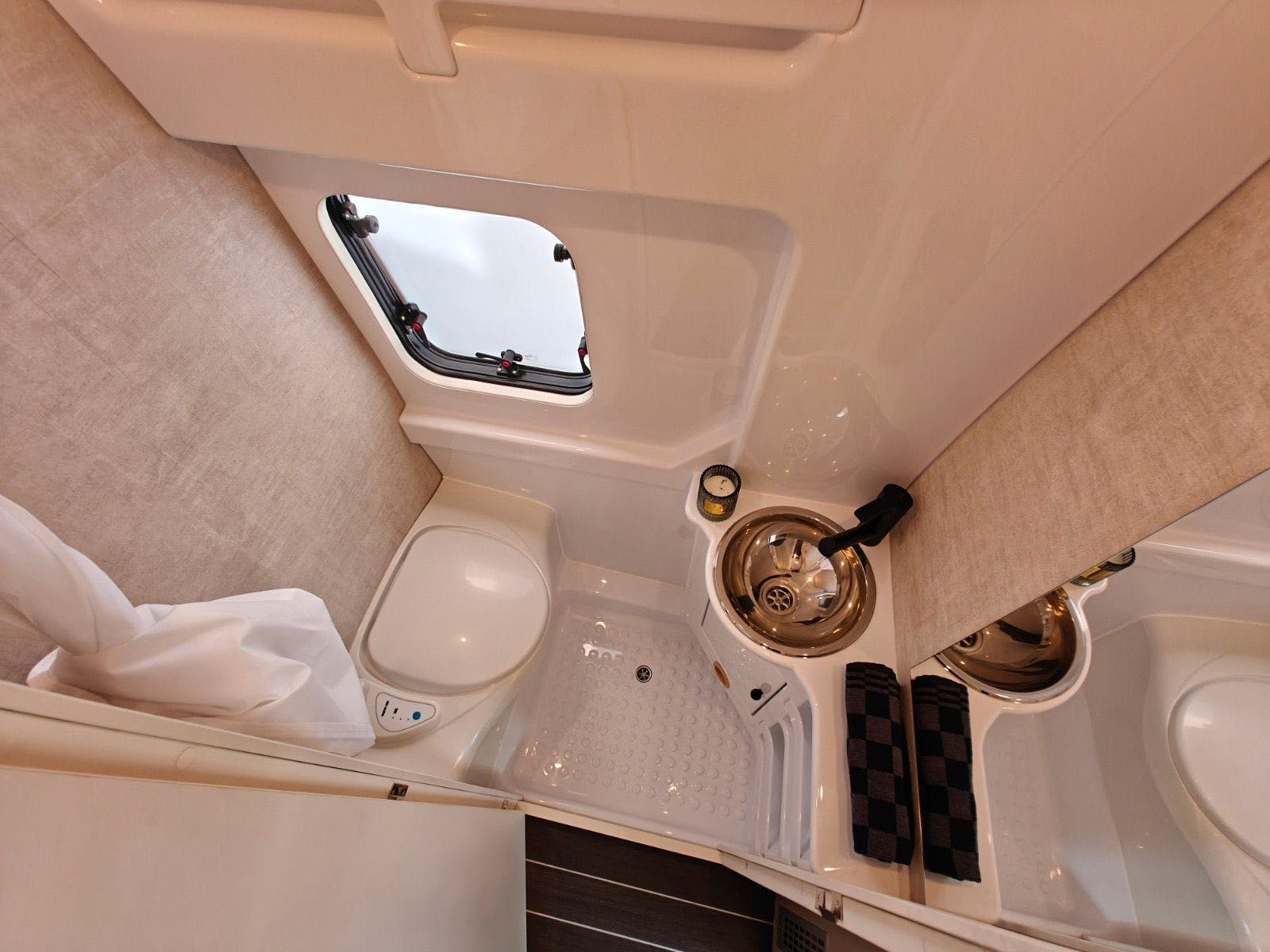 Vanzare Autorulote X-VAN 5, MODEL 2025, Nou, 4 LOCURI, FIAT