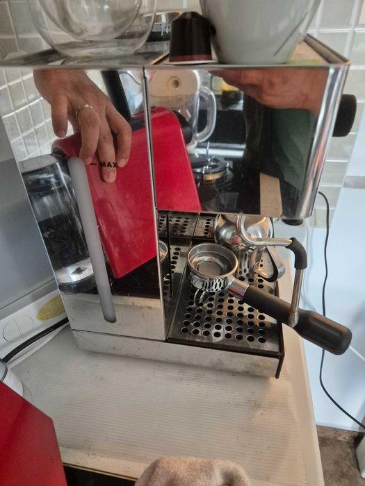 Vand Espressor manual cu manometru si rasnita Lelit PL  42