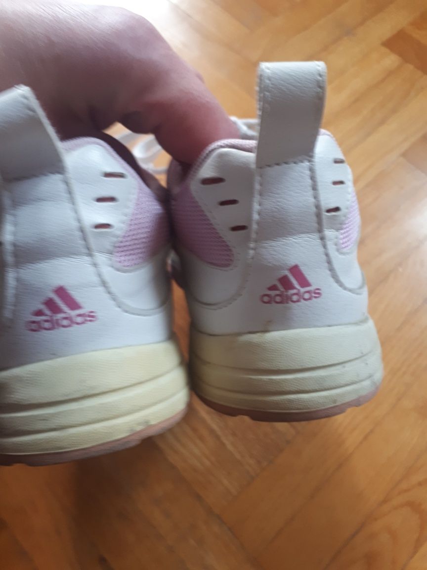Маратонки Adidas изцяло кожа в бяло и розово