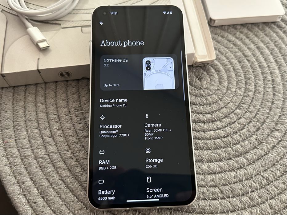 Nothing Phone 1 БЯЛ 256GB / 8 + 2 GB RAM пълен комплект в чудесен вид