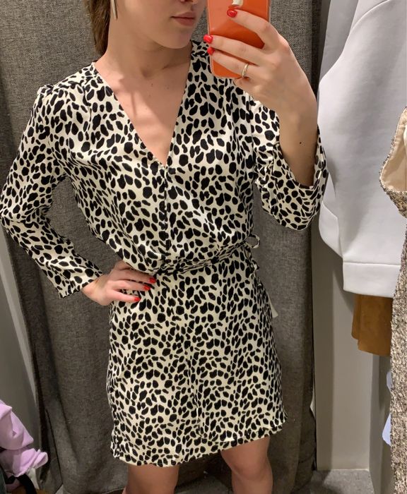 Платье Mango с поясом