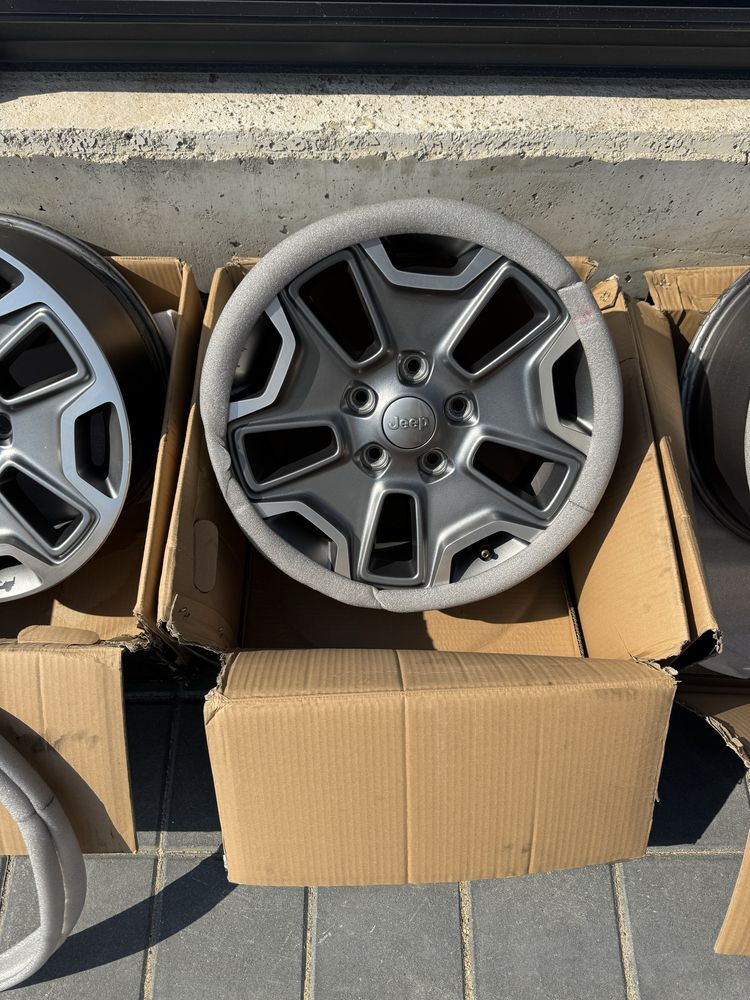 Jante Orig. Jeep Wrangler 17x9 5x114.3/5x127 cu 4 distantieri de 30mm