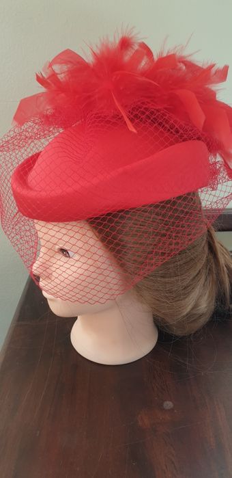 Palarie pentru nuntă roșu