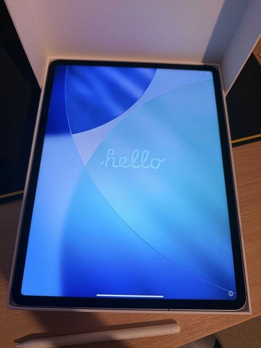 Таблет iPad Pro 12'9 2022 6th с Pencil 2nd