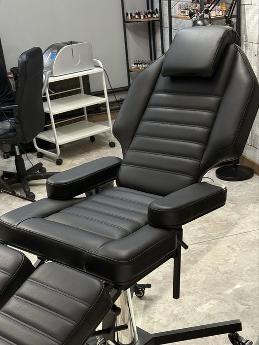 Профессиональная кушетка для тату