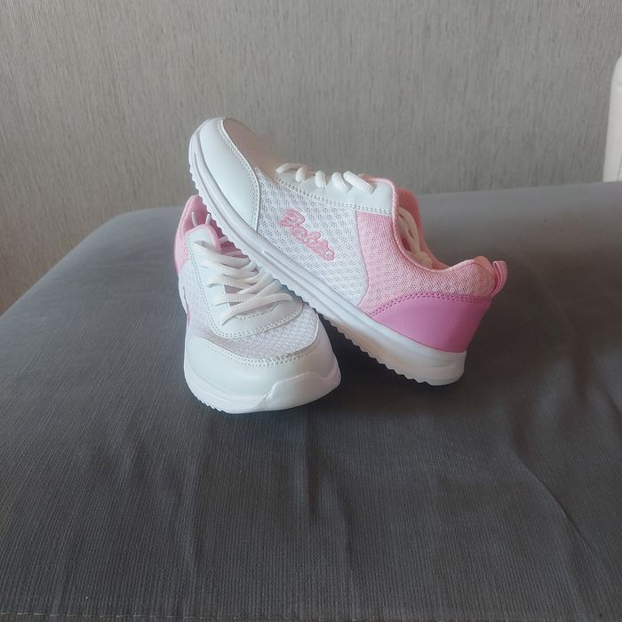 Дамски маратонки. Нови!!!