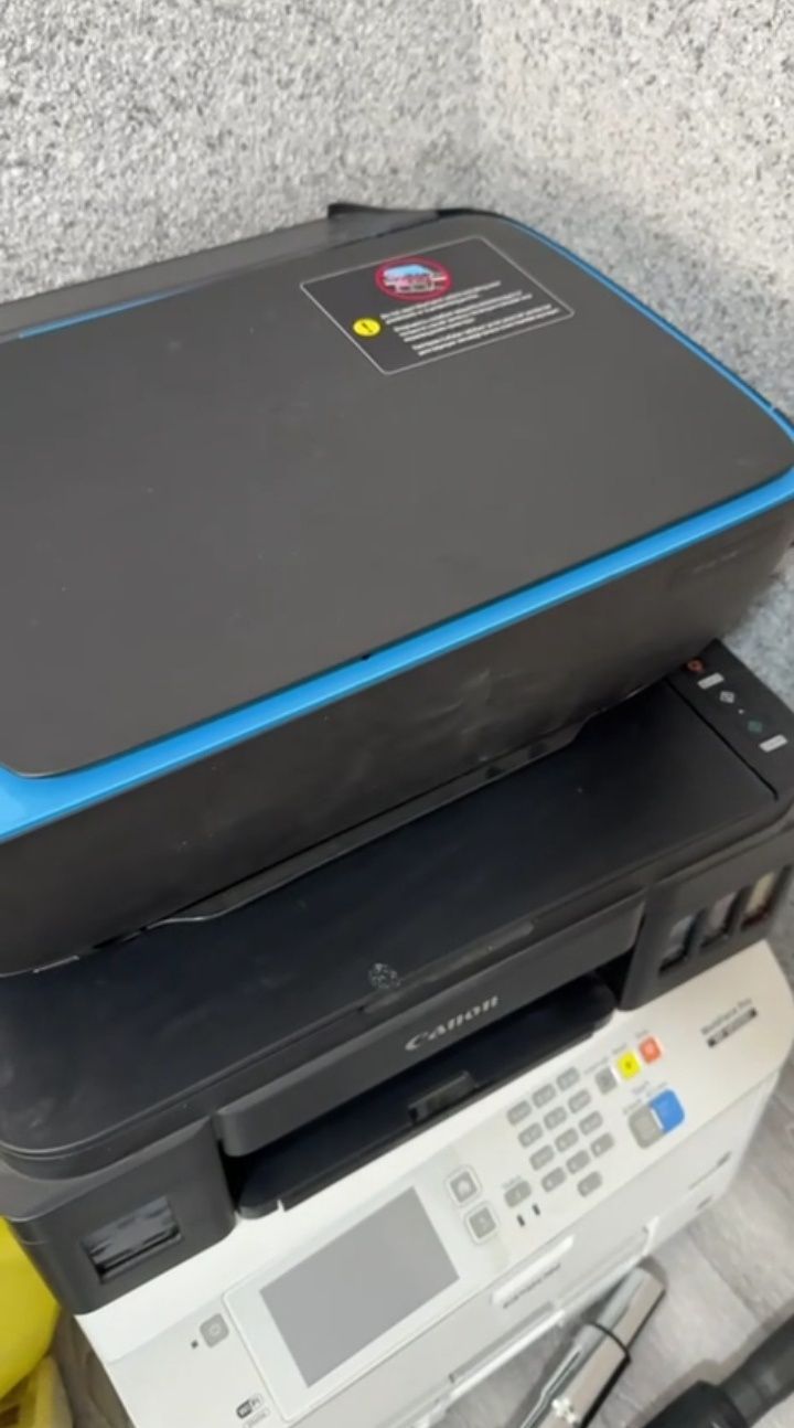 Printer va proektorlar sotiladi.