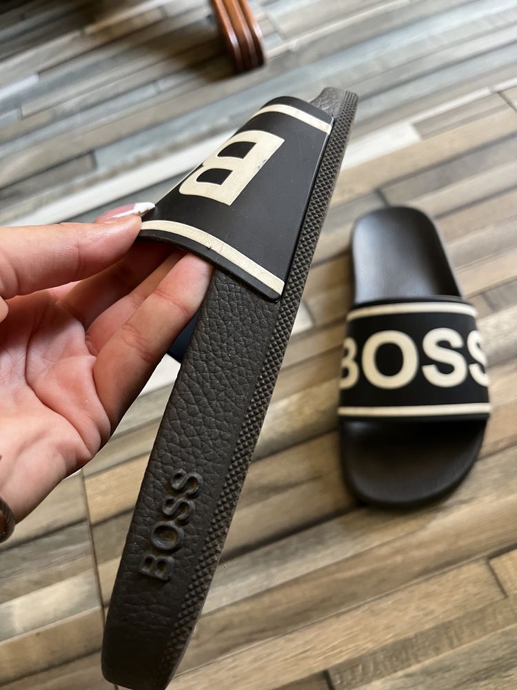 Чехли       Hugo boss