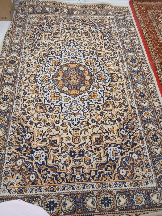 Ковер б/у в хорошем состоянии