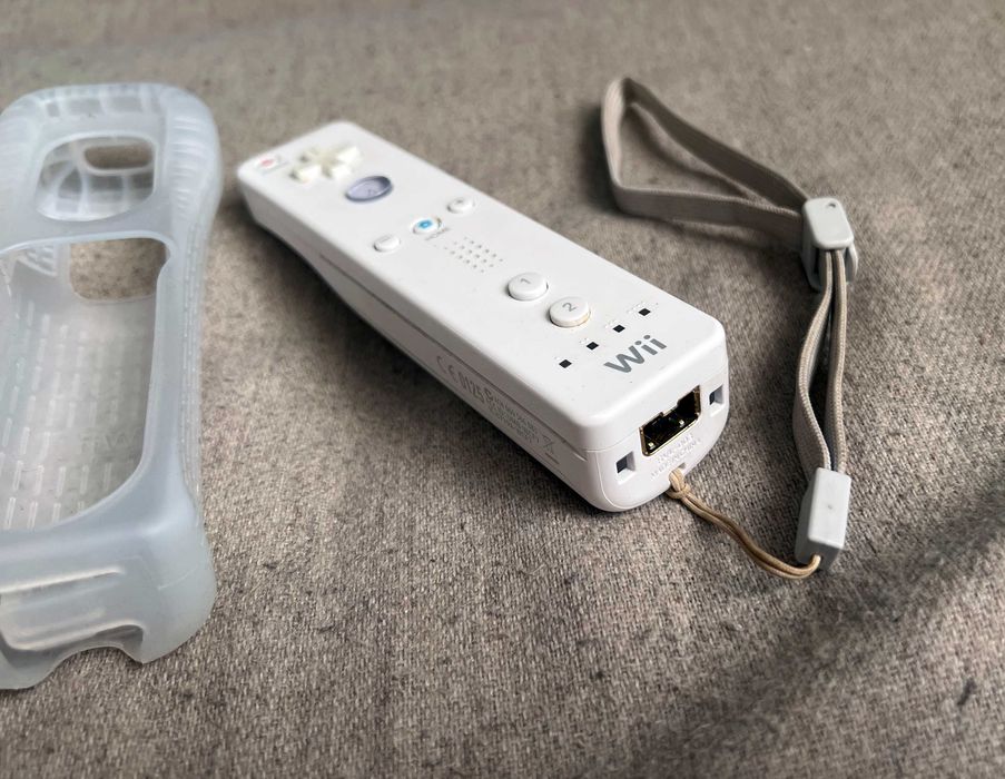 Controller Wii RVL-003 alb cu husa silicon stare foarte buna