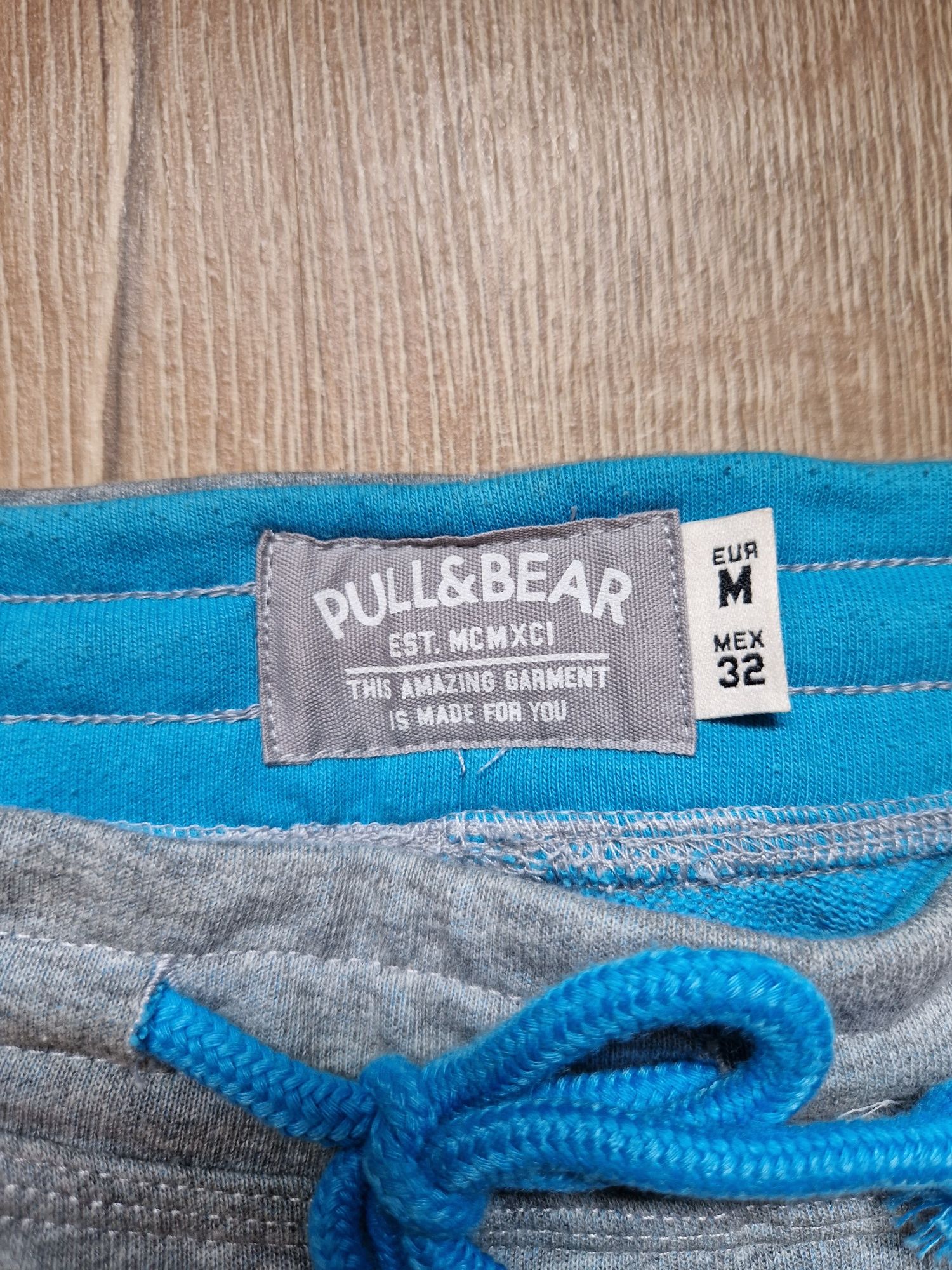 Pantaloni scurti Adidas si Pull&Bear!