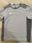 Trei tricouri adidas