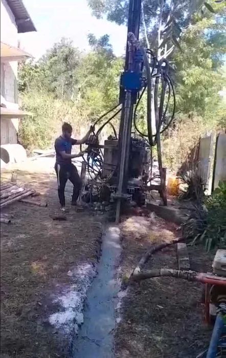 Executam foraje mecanizate pentru puturi apa de medie si mare adancime