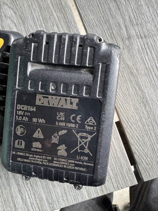 Incarcator si acumulatori dewalt