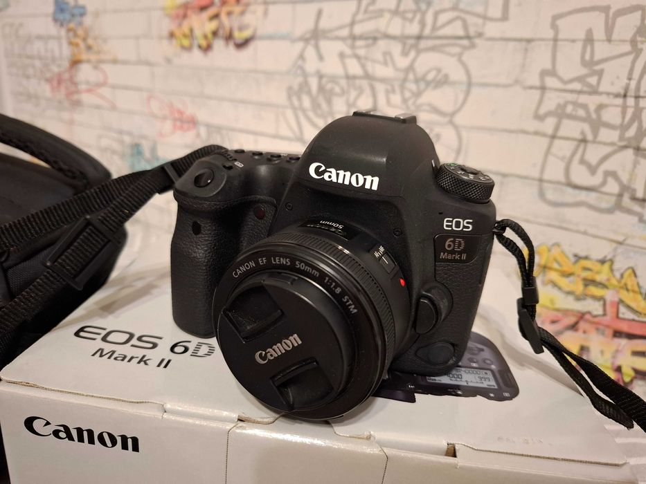 Canon 6d Mark 2 + EF 50 f1.8 STM, состояние нового, пробег 2300 кадров