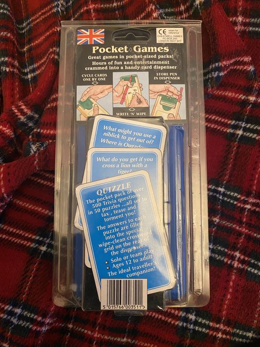 Quizzle Crossword trivia joc de buzunar cheatwell first edition