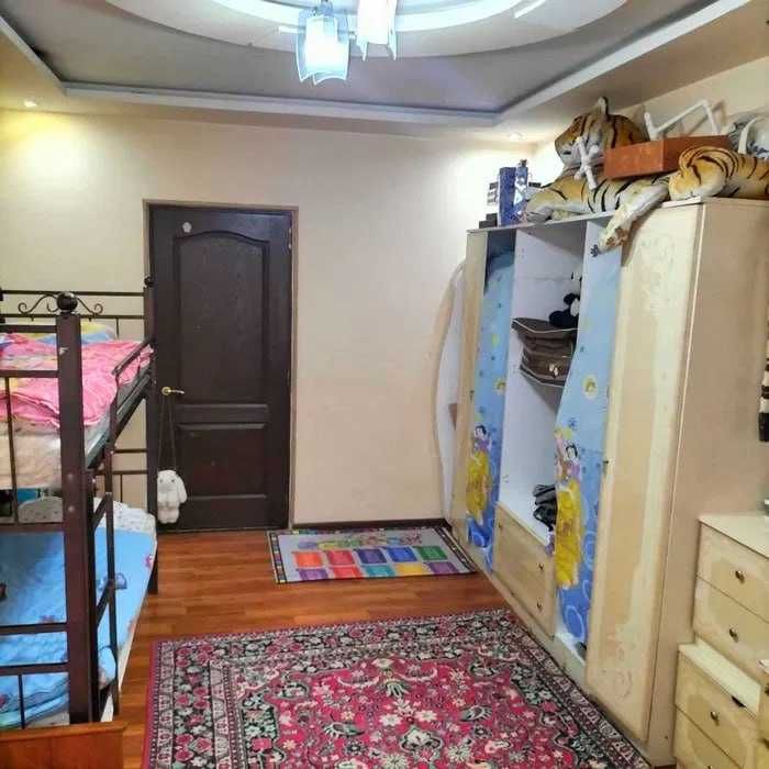 Срочно продаётся 3-комнатная квартира в Мирзо-улугбекском районе