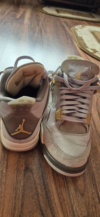 Adidași AIR JORDAN 4 Retro SE Craft Photon Dust, mas 42