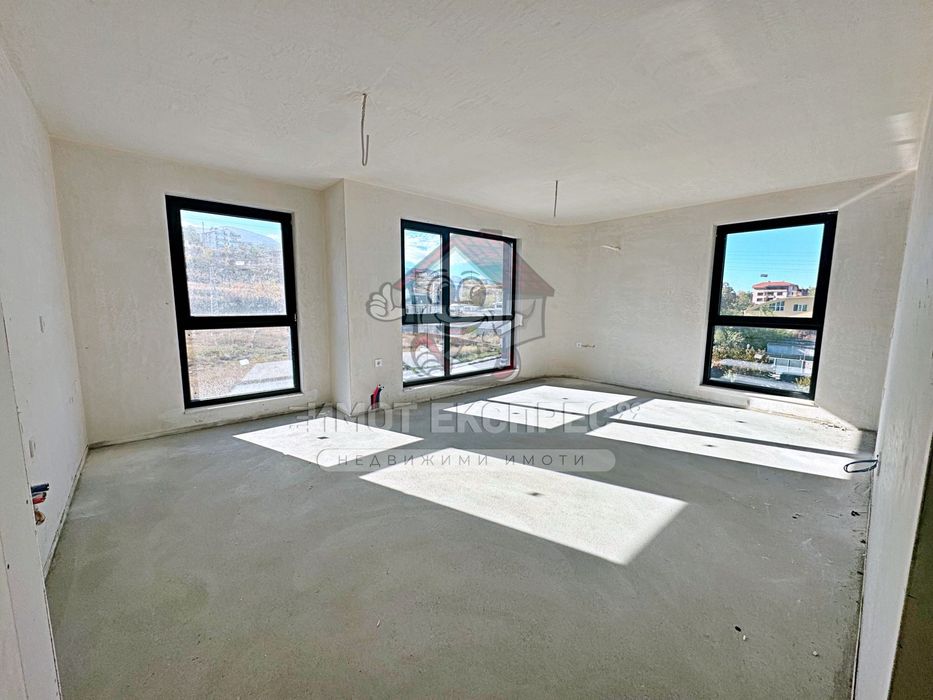 Тристаен апартамент, ново строителство, кв.Запад, панорама