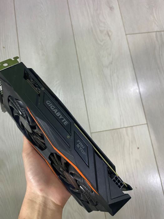 Vand placa video Geforce GTX1050 TI