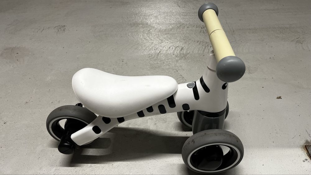 DidiStrike modelul Zebra Impecabila