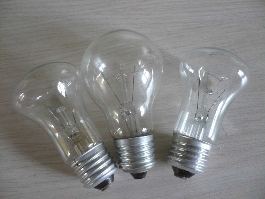 Советские электролампы мощностью от 40 до 100 Вт, напряжением 220 В