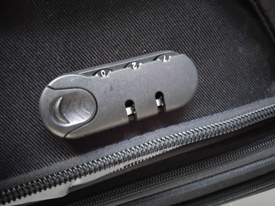 Голям куфар, като нов