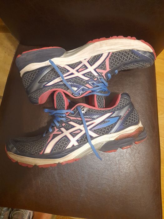 Pantofi sport adidasi marca Asics nr.42