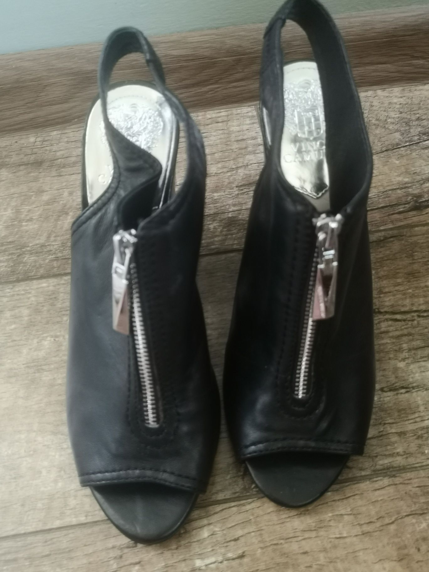 Vince Camuto, нови сандали естествена кожа, номер 39