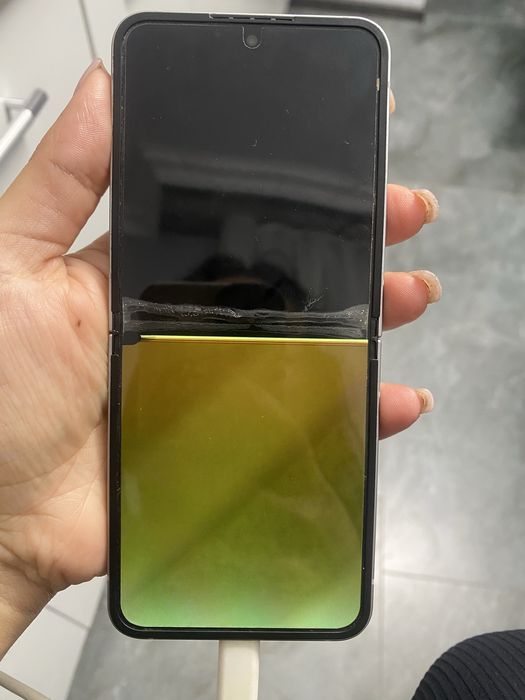 Samsung z flip6 цял за части