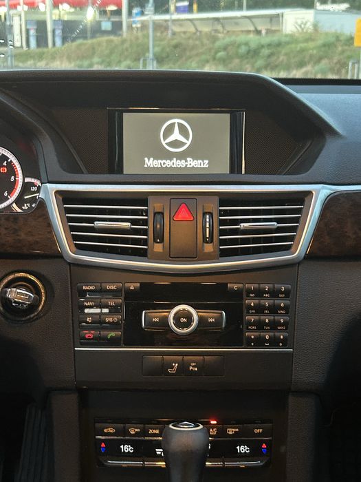 Mercedes Benz E Class 2.2 diesel la preț de Passat