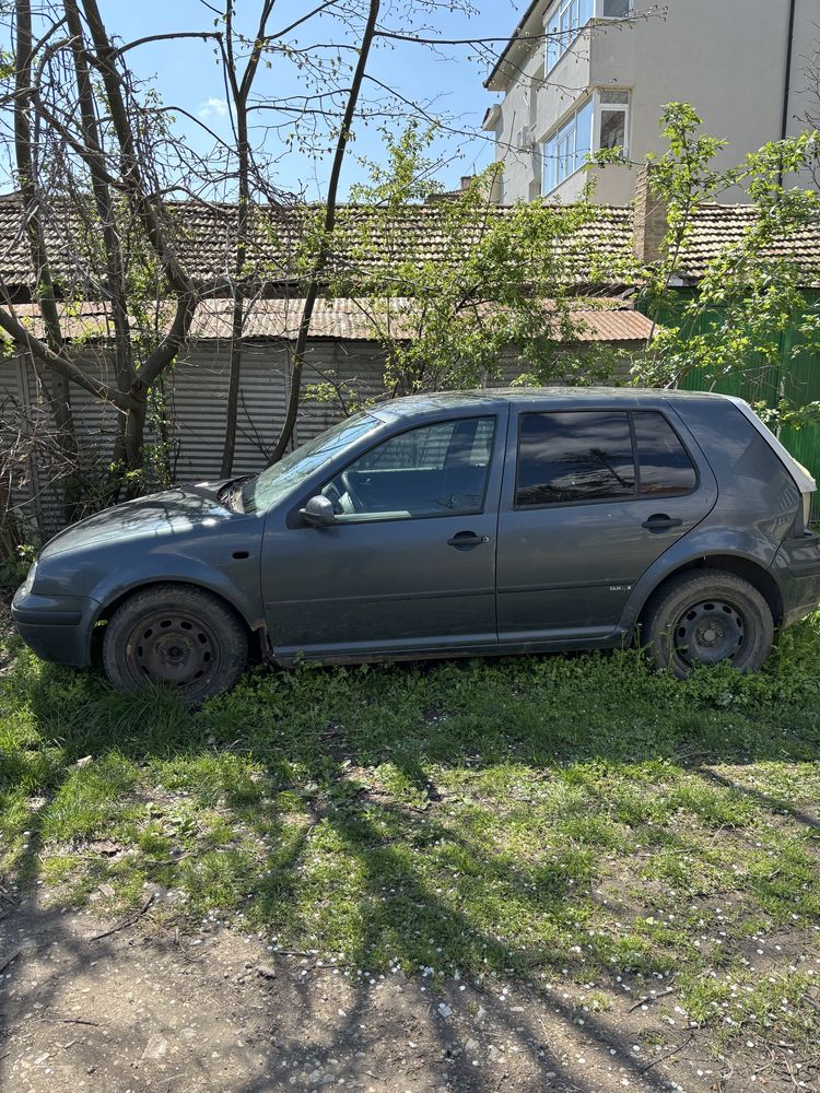 Голф 4 на части