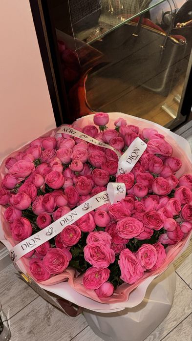 Цветы букет пионовидные