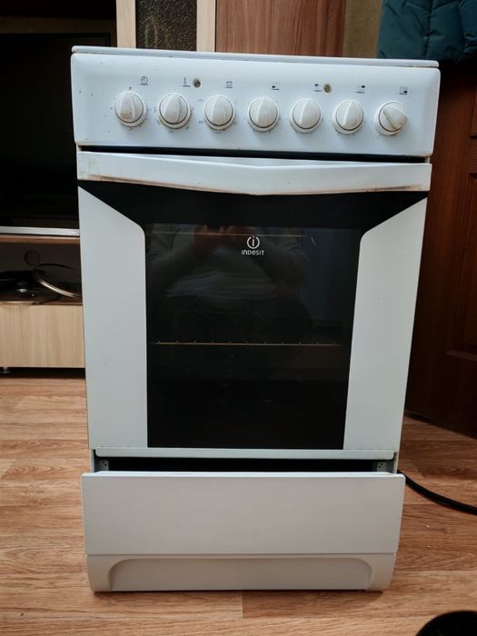 Продам электроплиту