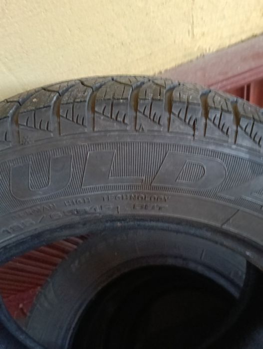 Vând cauciucuri 185/65/15