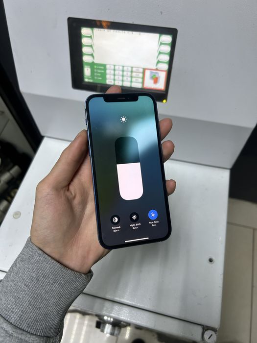 Продам iPhone 12 128gb Akb-76%