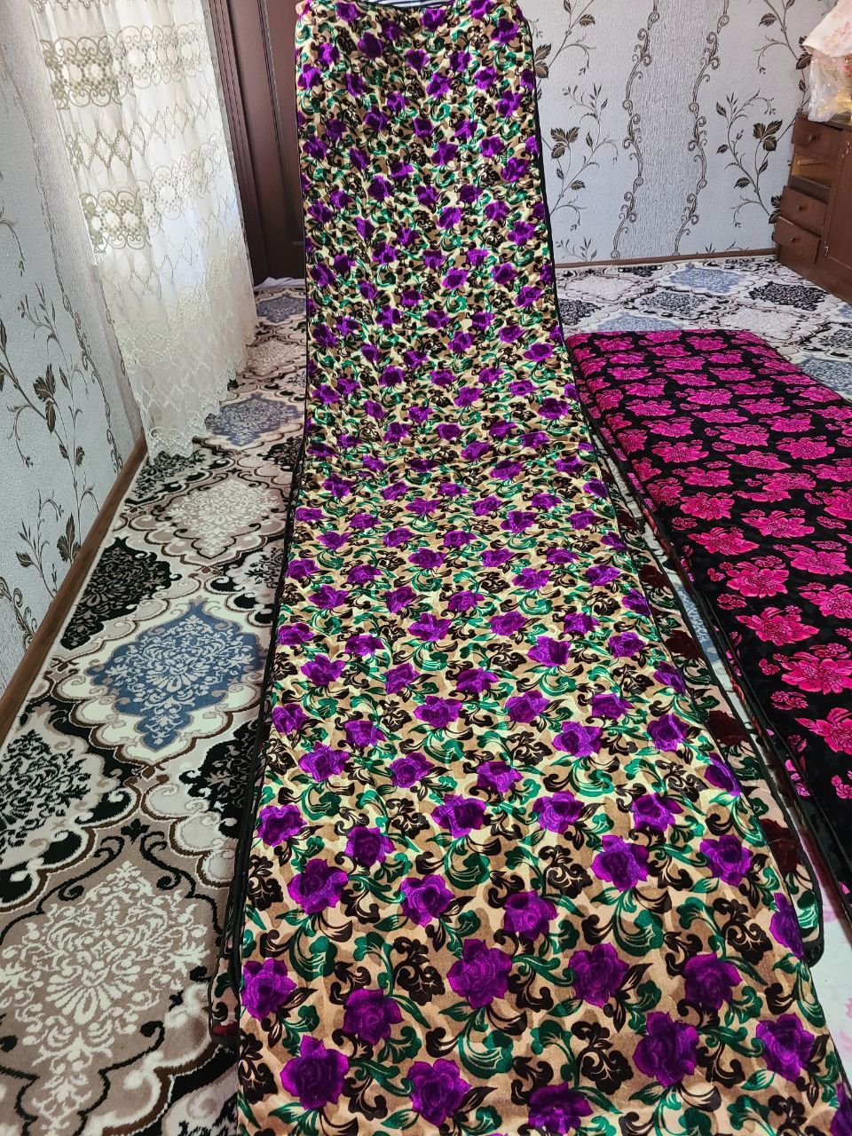 Vilyur ko'rpachalar sotiladi